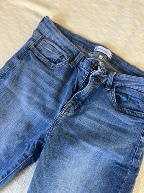 Classic Light Blue Skinny Jeans with Slight Fade - Womens